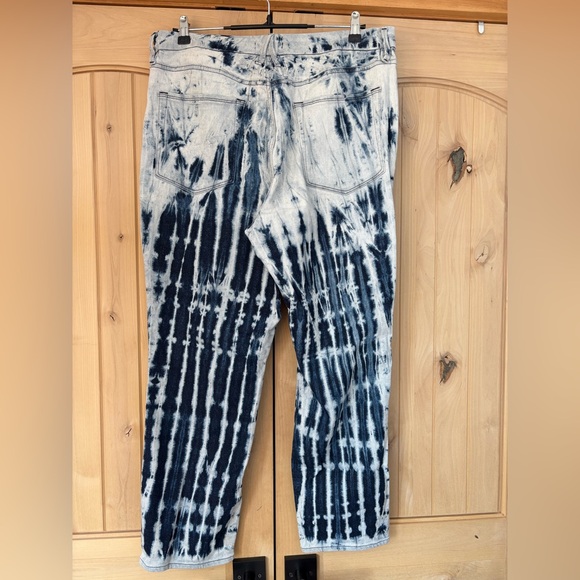 Good American Vintage Shibori Tie Dye Jeans - Picture 4 of 16